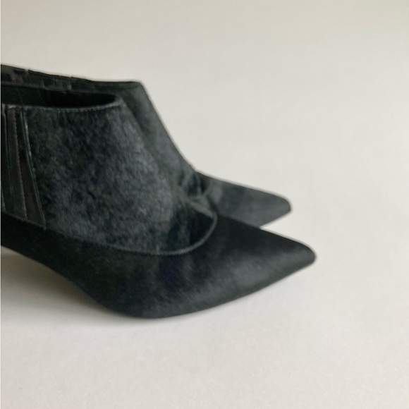 Kenneth Cole Black Genuine Leather Real Fur Point Toe Heeled Ankle Boots size 9 - Picture 4 of 16